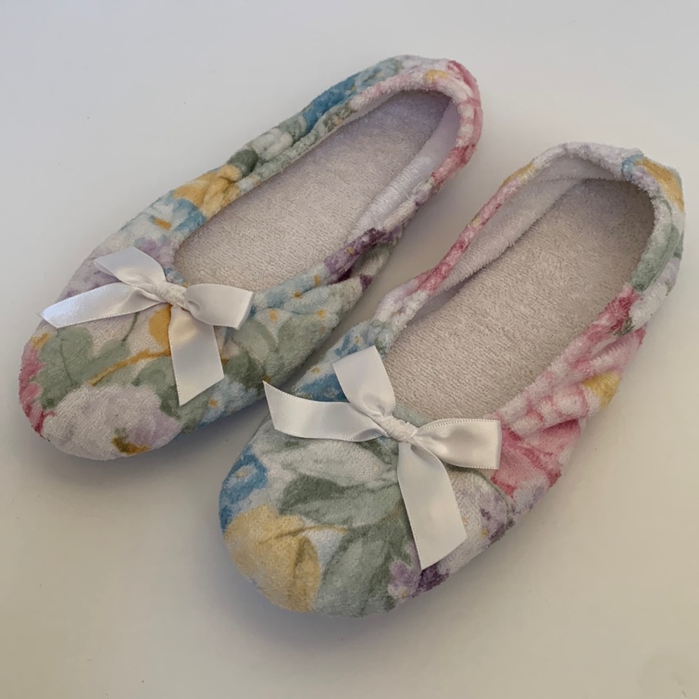 ⭐️LAST CHANCE ITEM⭐️ Floral Ballet Style Slippers with Satin Bows 🆕